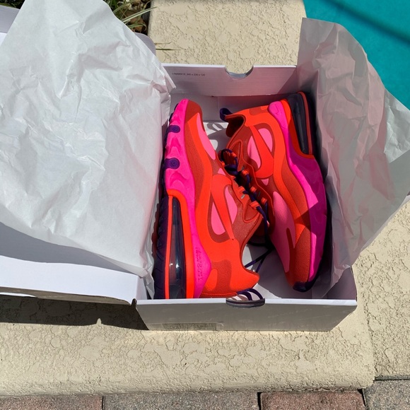 Air max 270 react • BRAND NEW • NEVER WORN • - Picture 3 of 15
